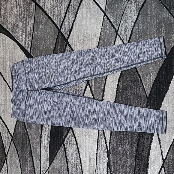 VICTORIA SPORT 2017 KNOCKOUT BY VICTORIA SECRET LEGGINGS - Picture 1 of 10